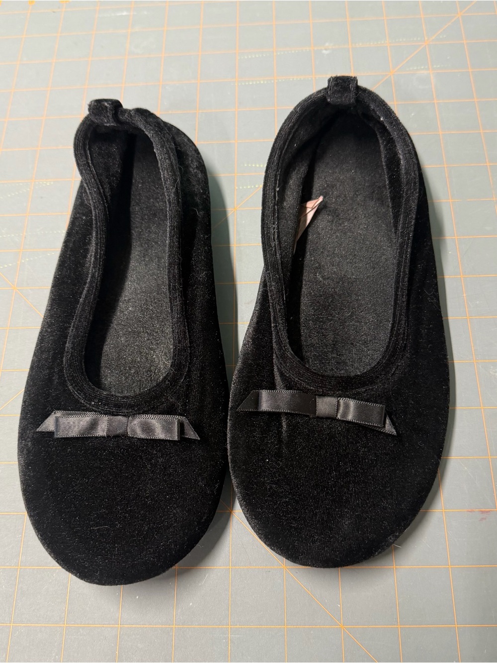 Women's Black Velvet Ballet Flats with Bow 8-9 used